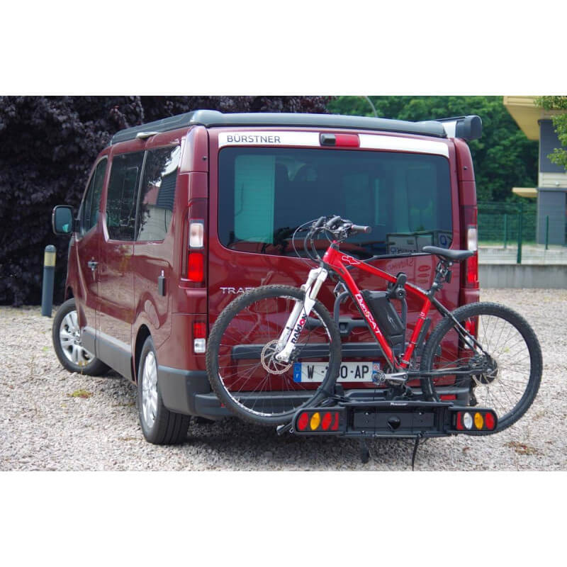 Porte-vélos sur boule d'attelage pour Fourgons Renault Trafic 3 avec un vélo électrique chargé