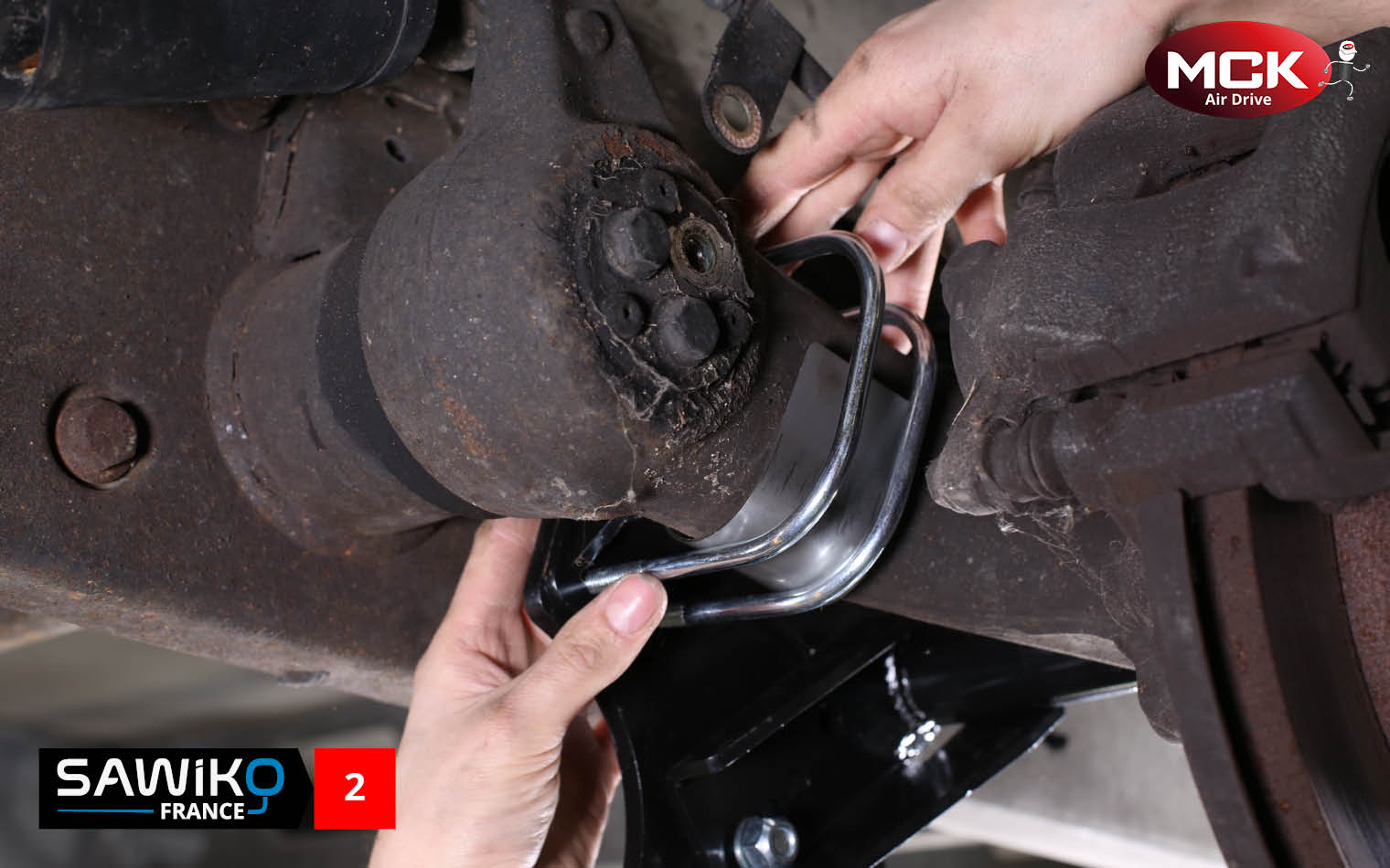 Installation des supports de suspension sur un châssis AL-KO