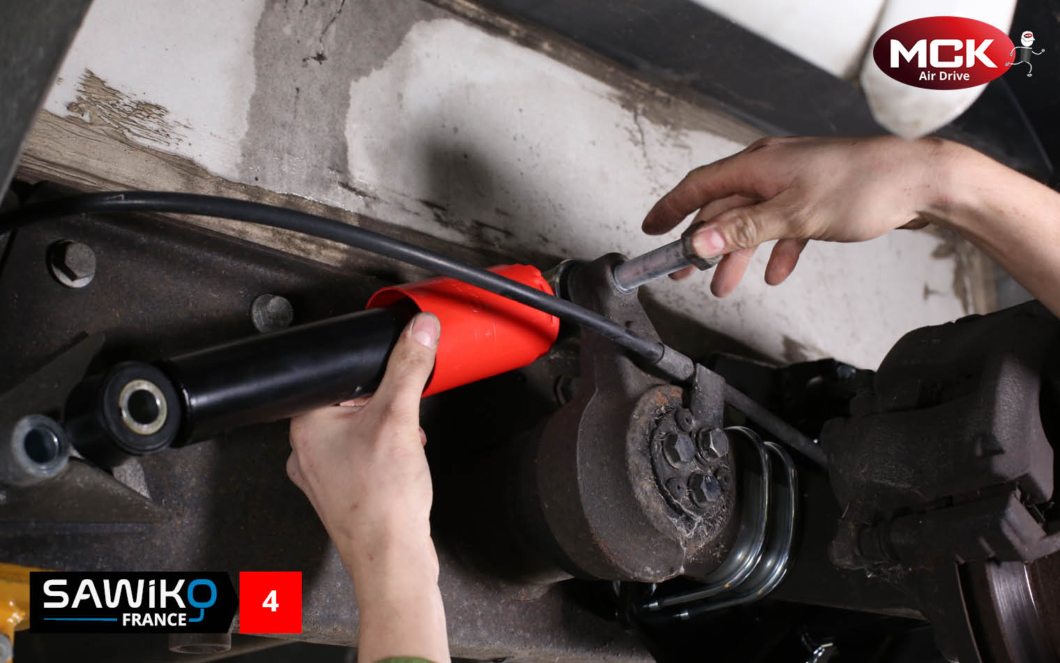 Installation des suspensions pneumatiques auxiliaires AirDrive pour châssis AL-KO