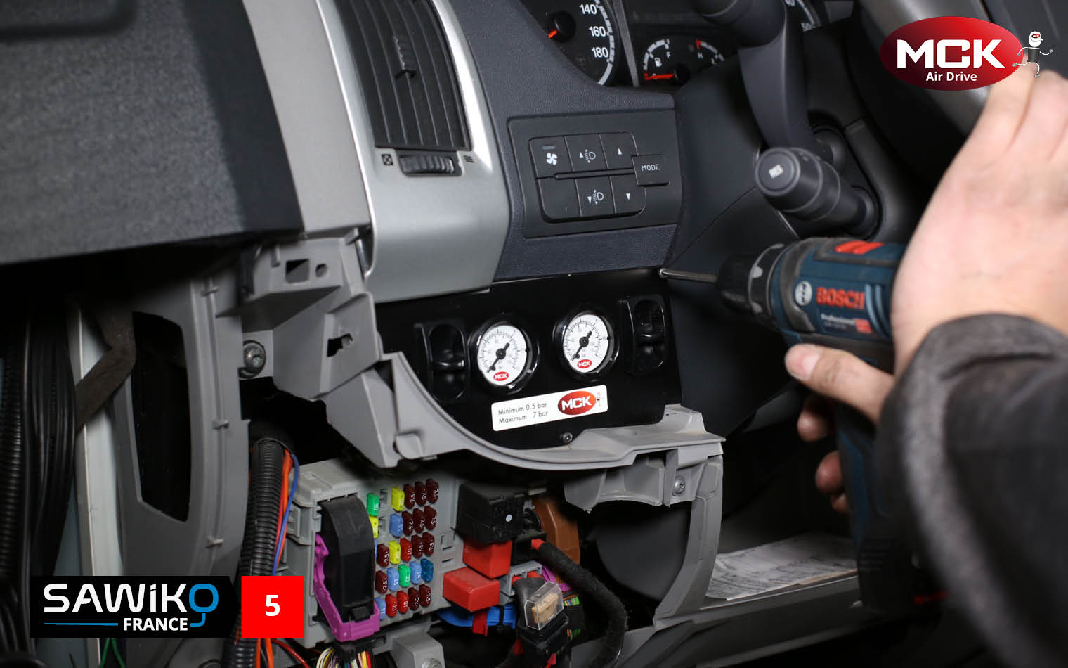 Installation du panneau de commande des suspensions pneumatiques AirDrive