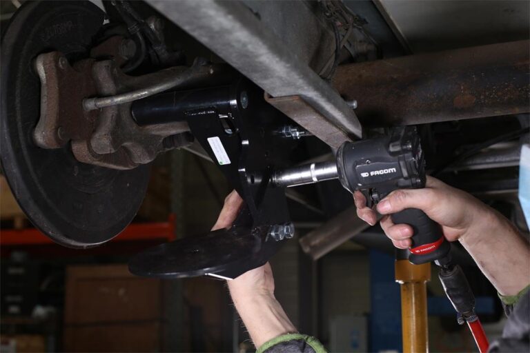 Installation of an auxiliary air suspension MCK AIR-DRIVE on a motorhome